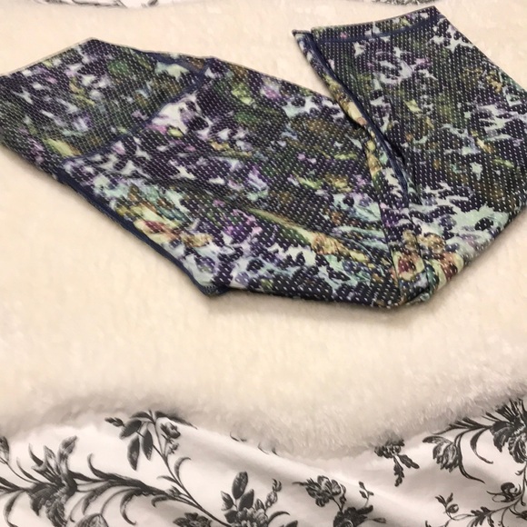 Lululemon leggings - Picture 2 of 2